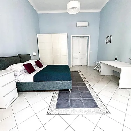 Quid Juris 28 - Santa Lucia Apartment Naples Exterior photo
